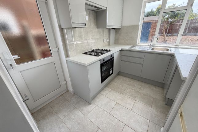 9, Rickyard Close, Luton photo 4
