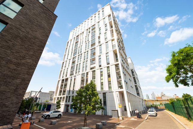 Flat for sale in Battersea Exchange, Brogan House