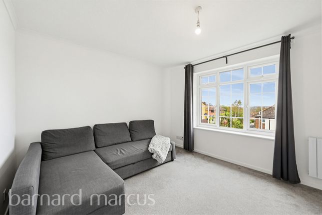 36, Minstrel Gardens, Surbiton photo 3