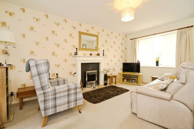3, Cedar Close, Barnsley photo 2