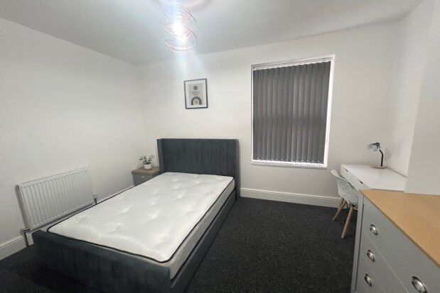 Room to rent in Dulverton Road, Leicester