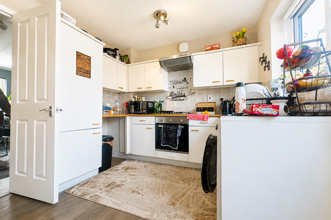10, Blossom Close, Dagenham photo 3