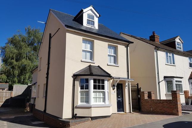 Thumbnail Detached house to rent in Howard Road, Reigate