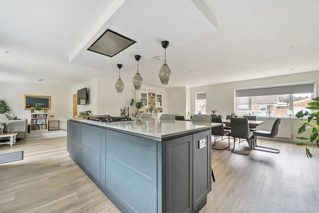 11, Forestdale, Surrey photo 4