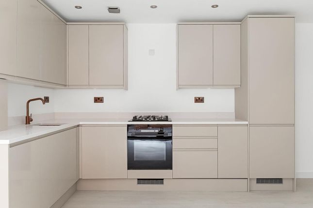 Flat 4, Ackroyd Road, London photo 4