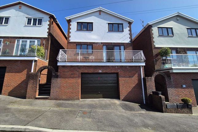 Thumbnail Detached house for sale in Derwen Aur, Porth