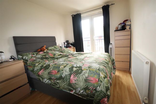 Flat for sale in Signet Square, Coventry