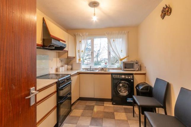 Thumbnail Flat to rent in West Winnelstrae, Edinburgh
