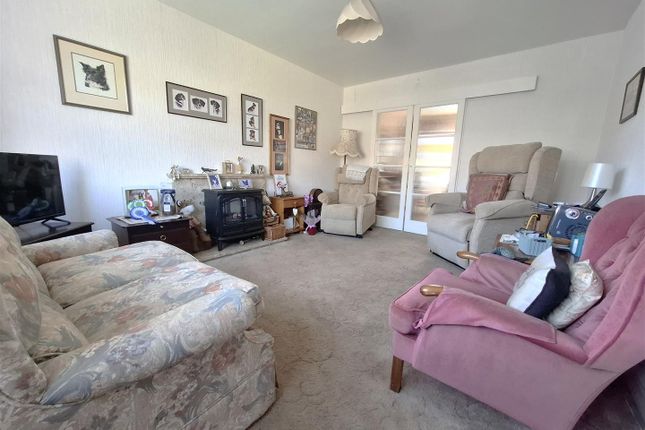 10, Meadland, Corsham photo 3
