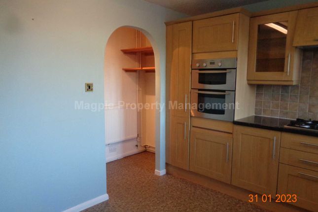 25, Regent Close, St Neots photo 3