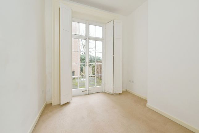 Flat for sale in Spencer Parade, Northampton