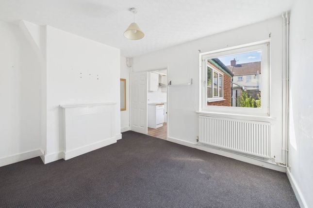 6, Newby Road, GRIMSBY photo 4