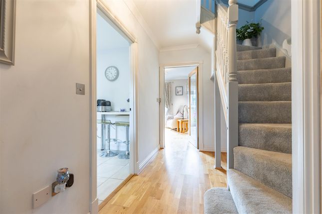 7, Linden Lea, Cirencester photo 4