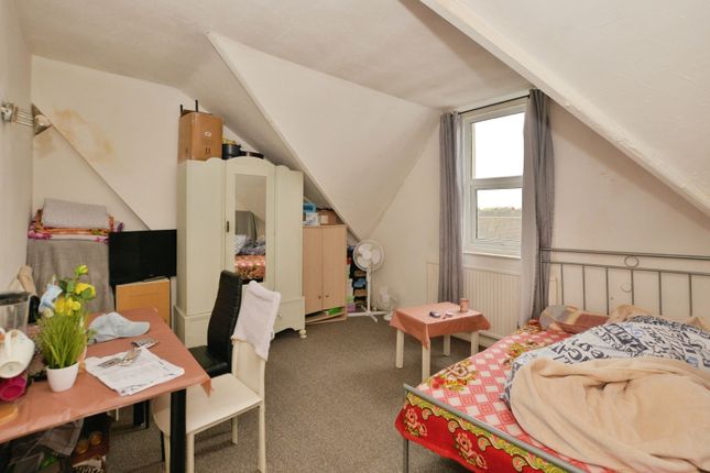 94, Black Bull Road, Kent photo 4