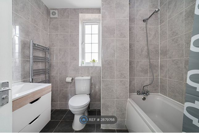 A Beaconsfield Road, London photo 4