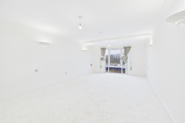 252, St Oswalds Village, Gavel Way, Gloucester photo 3
