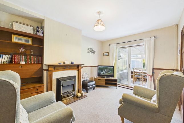 16, The Grove, Market Drayton photo 3