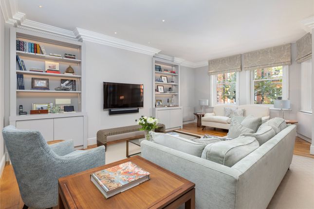 Flat for sale in Cheyne Court, Chelsea, London