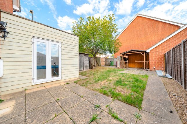 Daylesford Grove, Slough photo 3