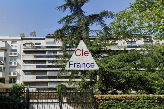 Thumbnail Apartment for sale in Neuilly-Sur-Seine, Ile-De-France, 92200, France