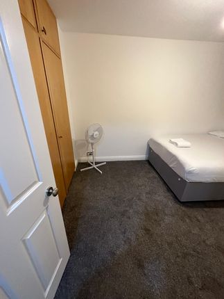 Mews house to rent in Maida Vale, London