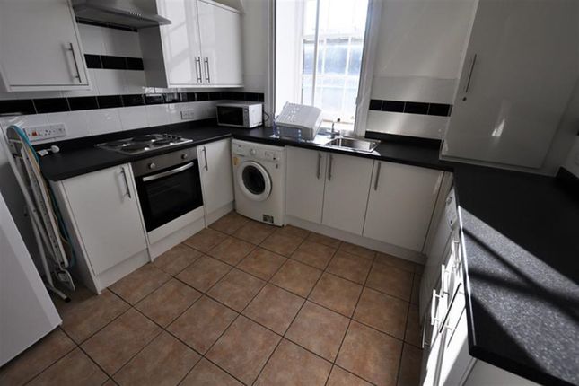 Thumbnail Flat to rent in Clayton Street West, Newcastle Upon Tyne