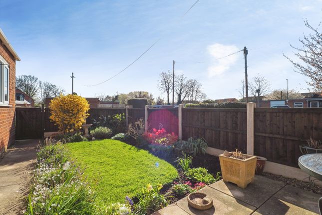 6, Gervase Gardens, Nottingham photo 4
