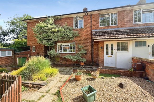 80 Yeovil Chase, Southampton photo 2
