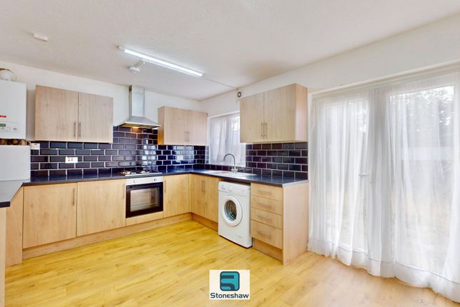 17 Monmouth Road, Dagenham photo 3
