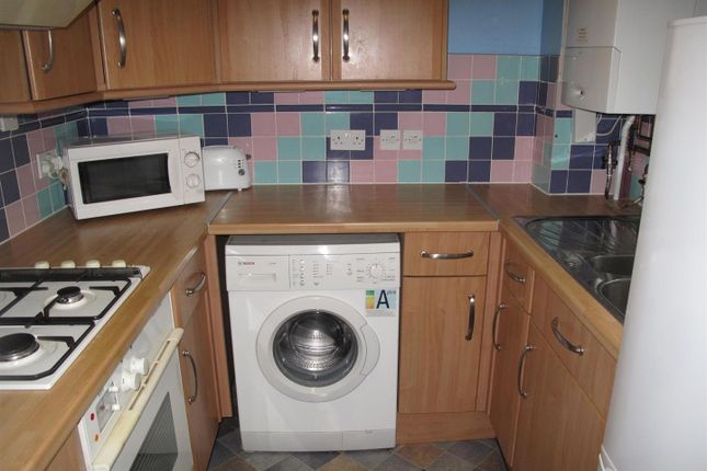 Flat to rent in Moorstown Court, Slough