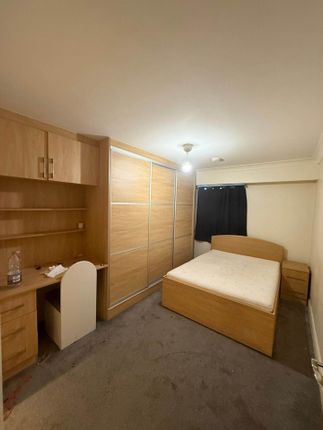 7 Mandara Point, Drapers Fields, Coventry photo 4