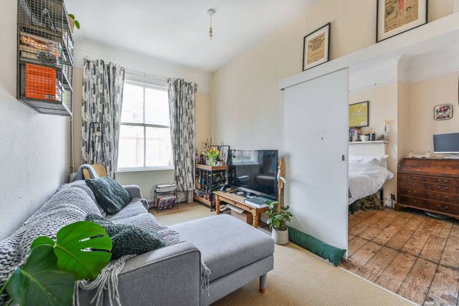 Flat for sale in Latchmere Road, Clapham Junction, London