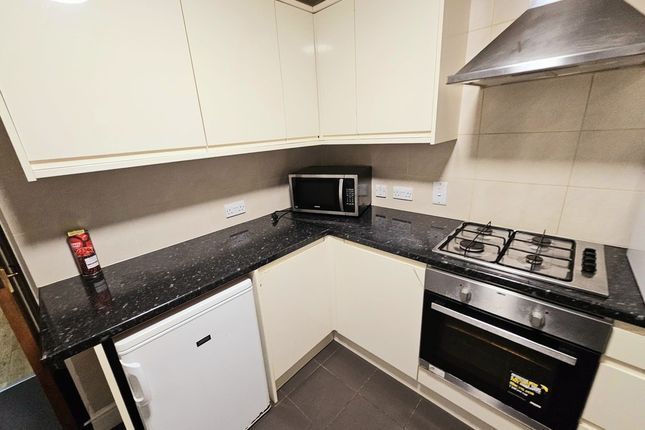 Sapphire court, Harrow photo 5