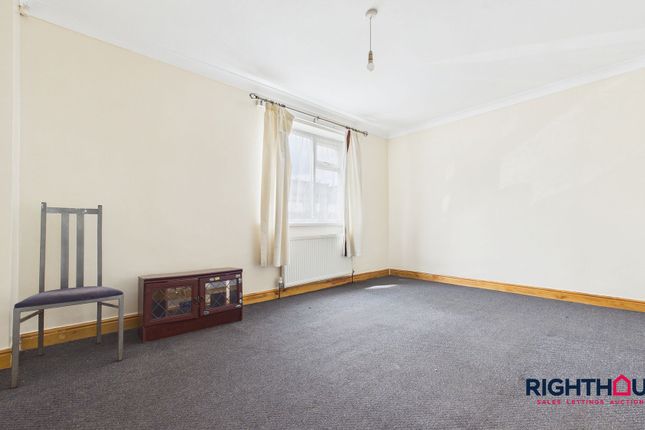 11 Ringwood Road, Bradford photo 2