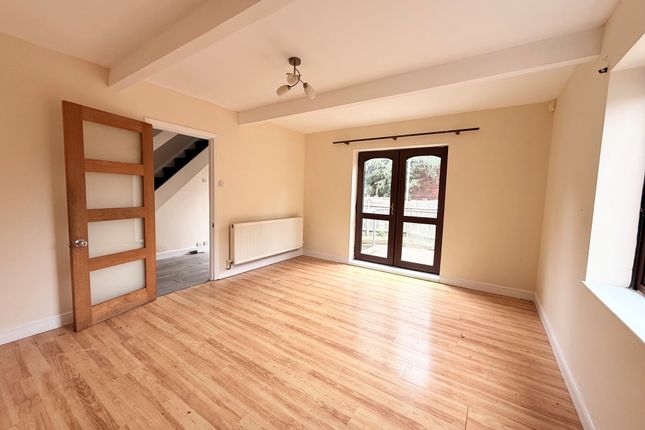 2, Woodthorpe Avenue, LOUGHBOROUGH photo 2