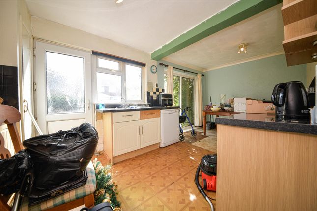 13, Eastleigh Road, Eastleigh photo 4