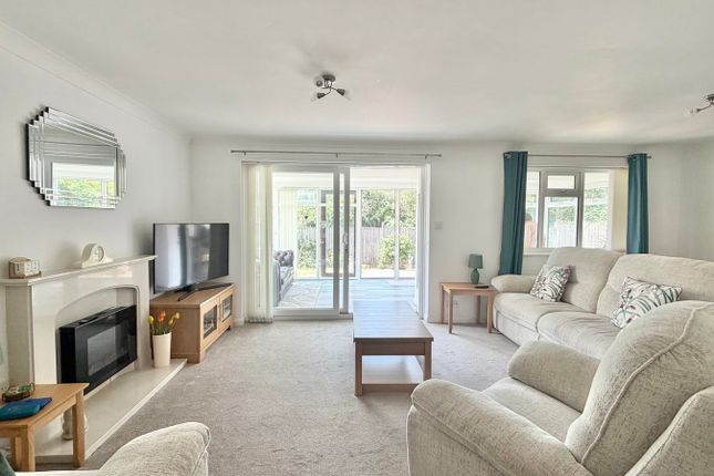 16, Spindlewood Drive, Bexhill-on-Sea photo 2