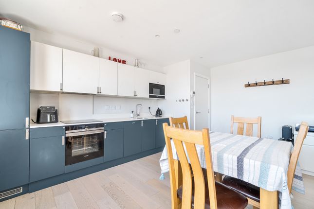 Flat 34, Nexus,, Gogmore Lane, Chertsey photo 2