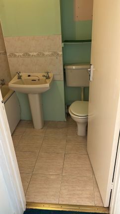 3a Oakcroft Close, Pinner photo 4