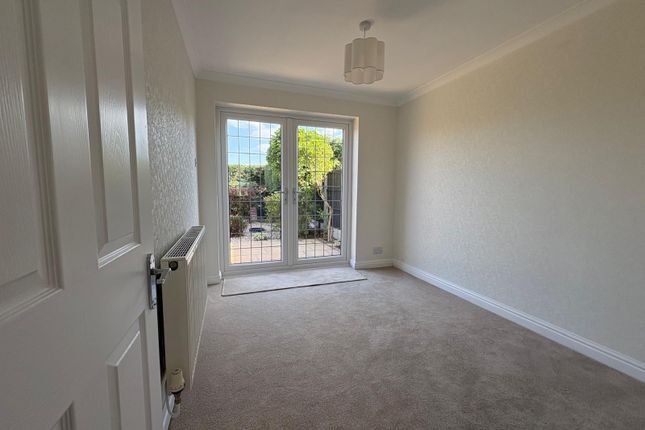24, Milford Avenue, STOURPORT-ON-SEVERN photo 4