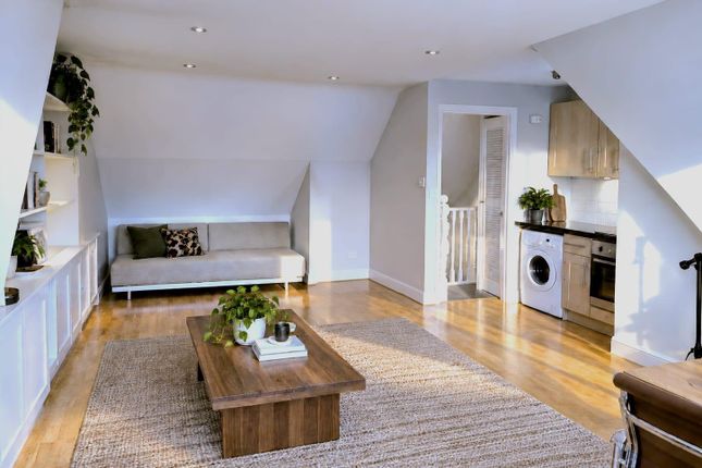 19 Hemberton Road, London photo 5