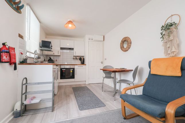 Flat 2 3 St Thomas Road, Newquay, Newquay photo 4