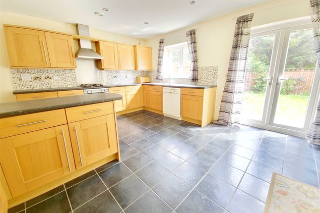 26, Elms Close, Hornchurch photo 4