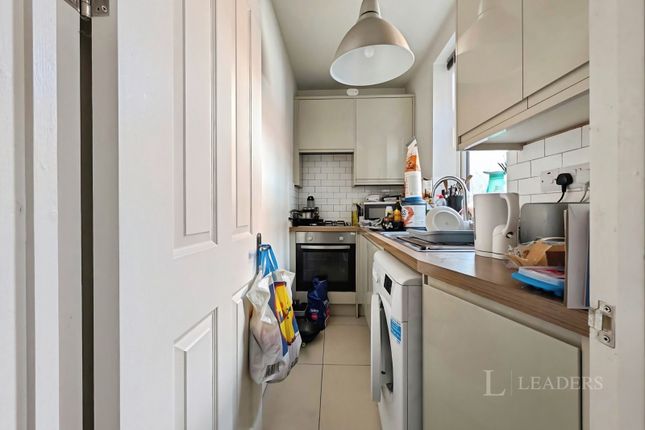 2-bed house on 34B, High Street, Epsom, £1,550/mo