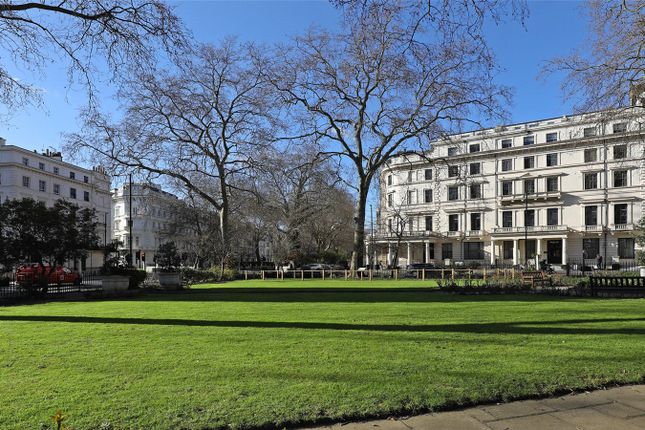 Flat for sale in Sussex Gardens, Bayswater