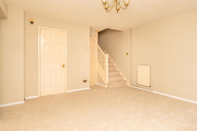 22, Littlemead, Woking photo 3