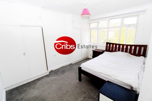 Spacious Double Bedroom To Let In New Malden | All Bills Included
