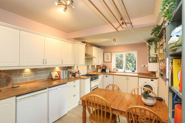 4 Halcyon Approach, Chesterfield photo 2