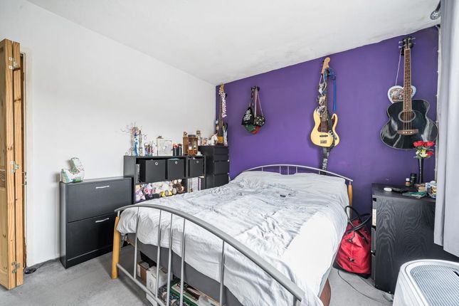 73 BRADENHAM ROAD, West Wycombe, High Wycombe photo 4