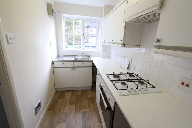 7, Canterbury Close, Banbury photo 4